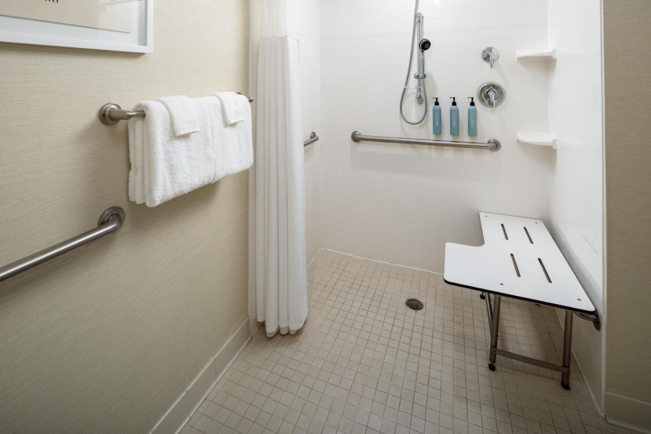 Courtyard By Marriott Charleston Downtown/Civic Center Hotel Kültér fotó