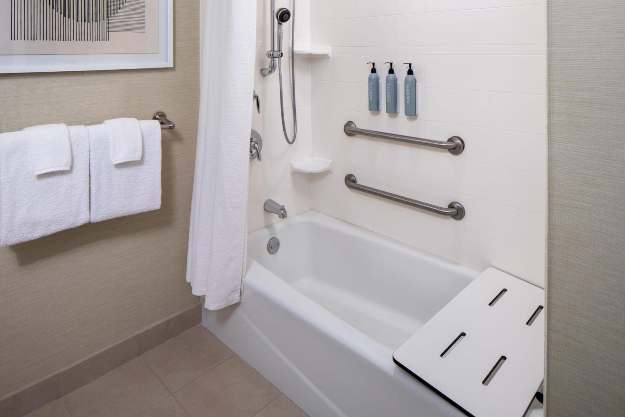 Courtyard By Marriott Charleston Downtown/Civic Center Hotel Kültér fotó