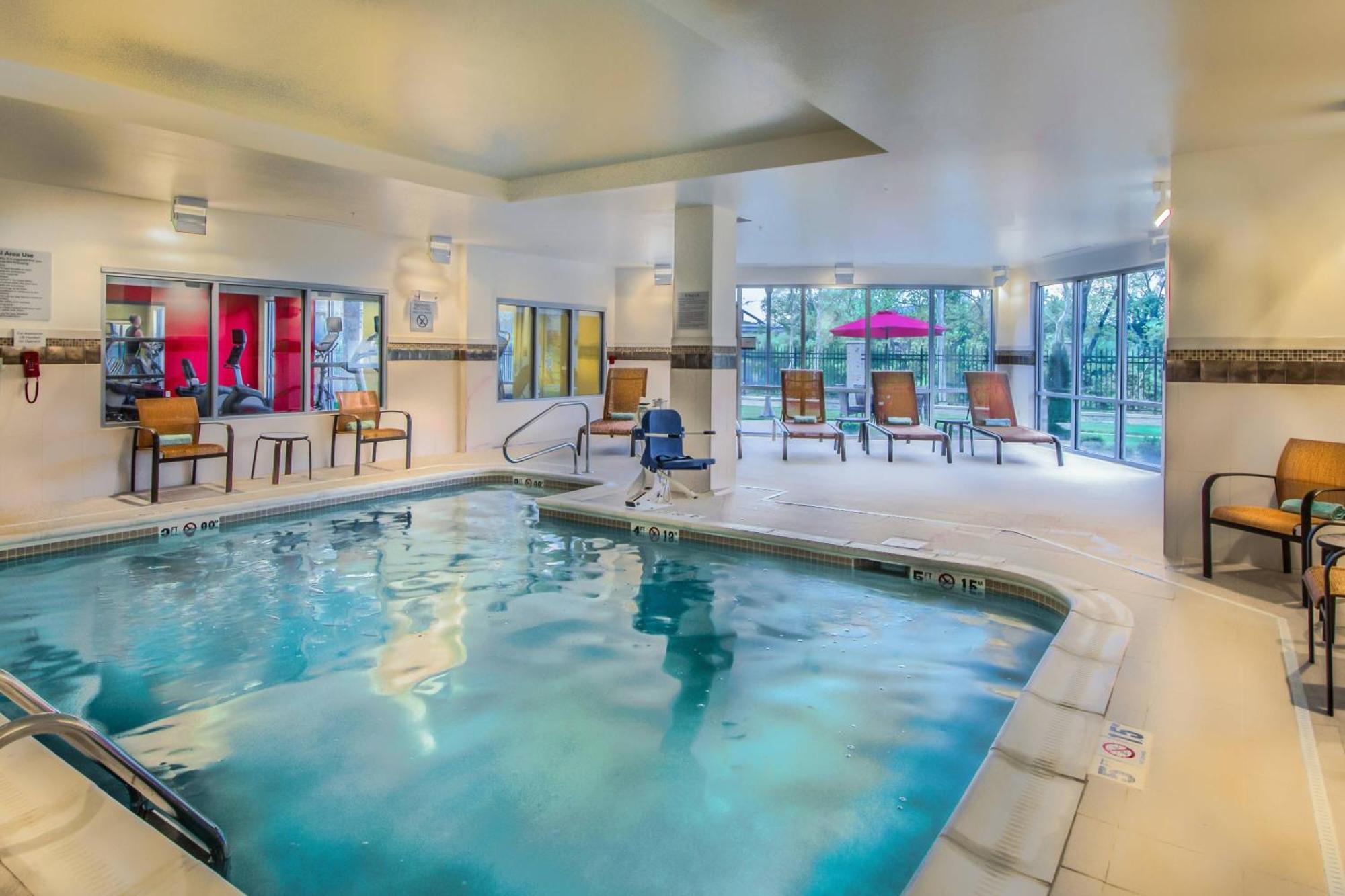 Courtyard By Marriott Charleston Downtown/Civic Center Hotel Kültér fotó