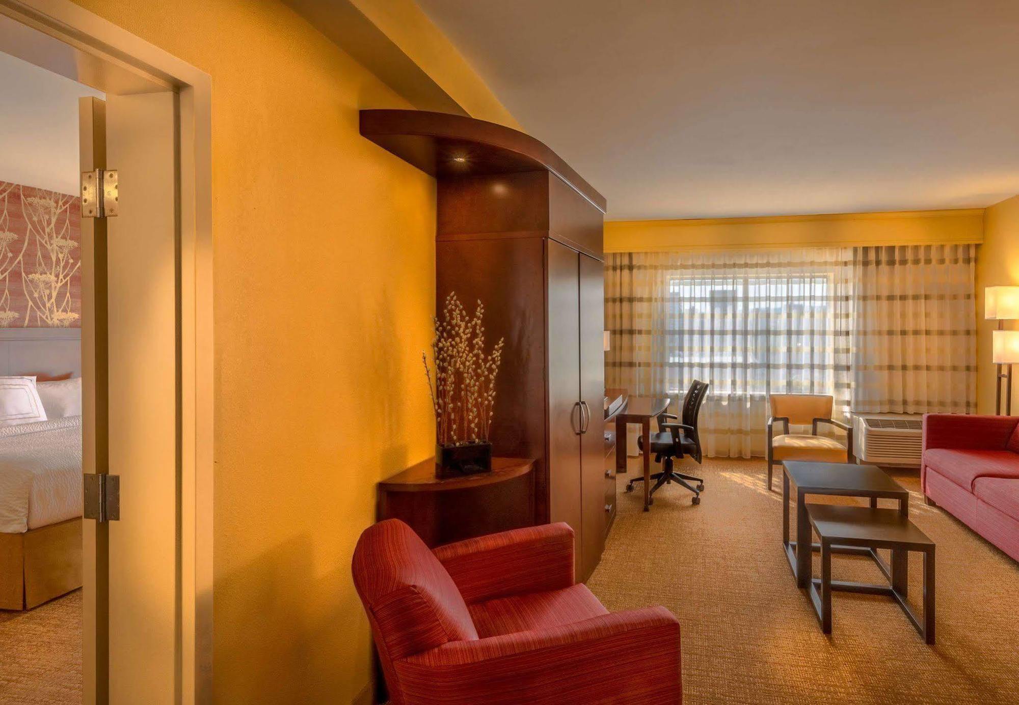 Courtyard By Marriott Charleston Downtown/Civic Center Hotel Kültér fotó